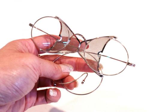 トムブラウンの伊達眼鏡