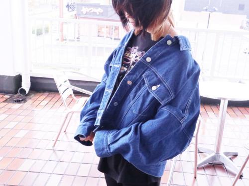 コンバーストウキョウのビッグシルエットデニムジャケット