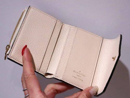 ルイ ヴィトン　のパイソン切替コンパクトウォレット