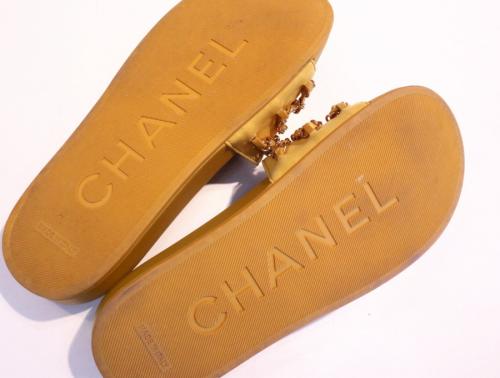 シャネルのチェーンシャワーサンダル