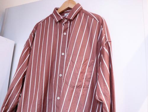 ティッカのスクエアビッグシャツ