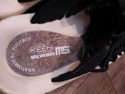 UNEEK SLIDEのコラボ