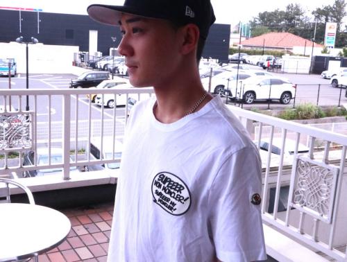 モンクレールのワッペンロゴＴシャツ