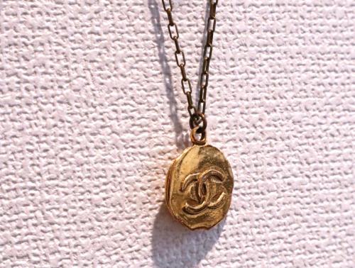 シャネルのヴィンテージココマークネックレス