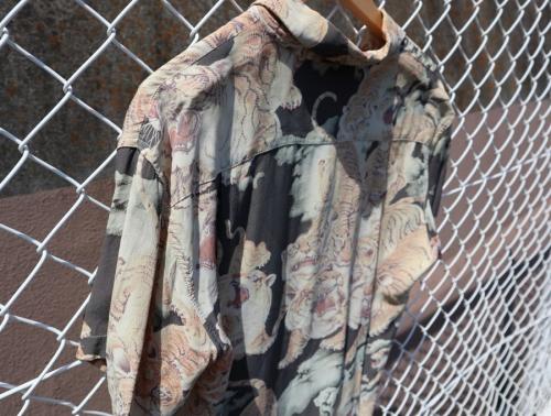 サン サーフの百虎レーヨンアロハシャツ