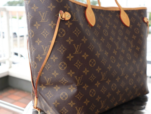 ラグジュアリーブランドのLOUIS VUITTON 　
