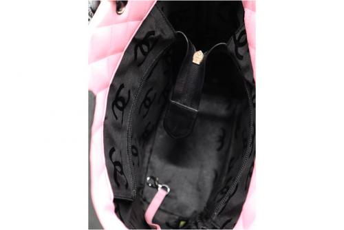 シャネルのトートバッグ