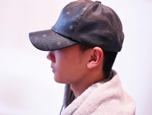 エムシーエムのロゴVISETOSメッシュキャップ