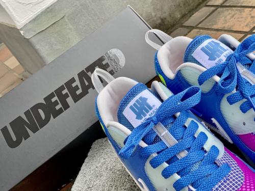 ナイキ×アンディフィーテッドのAIR MAX 90