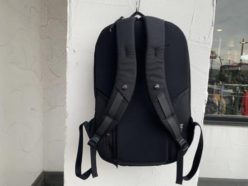 アークテリクスのBLADE 24