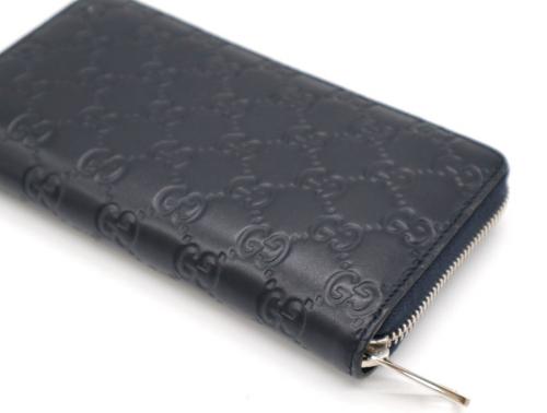 グッチのラウンドジップウォレット