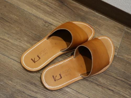 カー・ジャックのサンダル