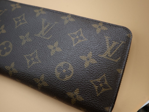 ラグジュアリーブランドのLOUIS VUITTON 　