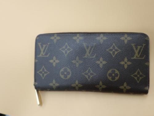 LOUIS VUITTON 　のルイ ヴィトン　