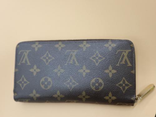 ルイ ヴィトン　のジッピーウオレット