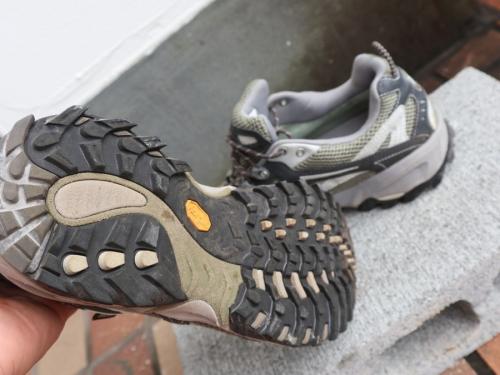 トレッキングシューズのメンズ