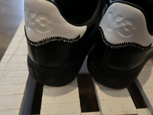 スニーカーのY-3×adidas