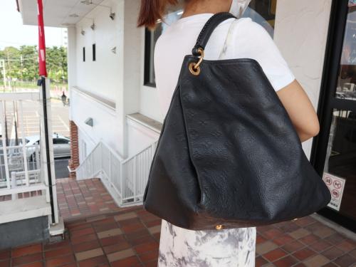 LOUIS VUITTON 　のルイ ヴィトン　