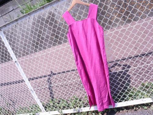 スモッキングノースリーブワンピースのレデイース