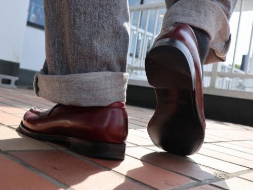 ジャラン スリウァヤのコインローファー