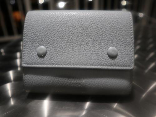 セリーヌのフォーデットコンパクトウォレット