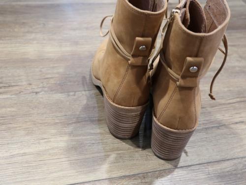 アグのOriana Honey Boot