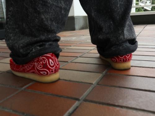 シュプリーム×クラークスのClarks Originals Wallabee Supreme Bandana Red