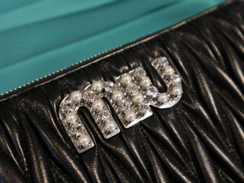 ラウンドジップウォレットのレデイース