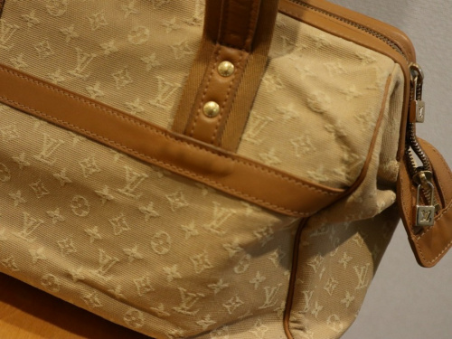 ラグジュアリーブランドのLOUIS VUITTON 　