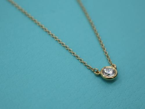 ティファニーのバイザヤードネックレス