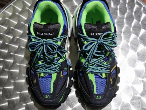 バレンシアガのトラックトレーナー