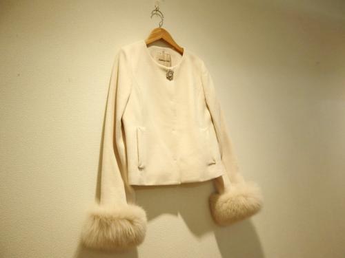 袖ファーノーカラーコートのレデイース