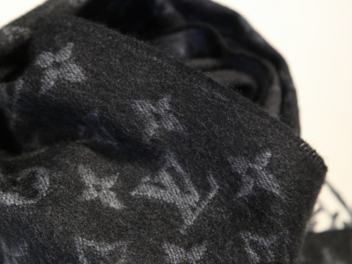 ラグジュアリーブランドのLOUIS VUITTON 　