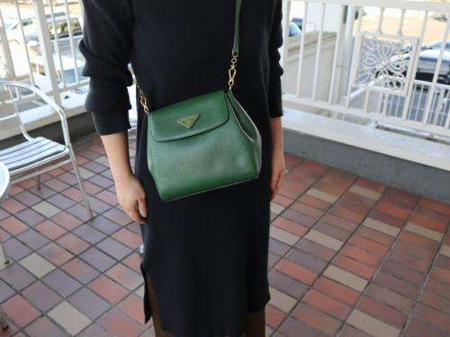 プラダのヴィンテージショルダーバッグ