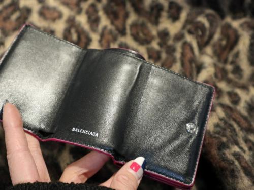 バレンシアガのエブリデイミニウォレット