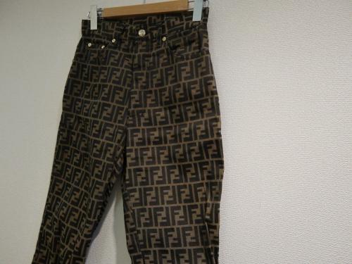 フェンディのFFズッカ柄パンツ
