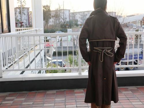 セリーヌの馬車金具フレアコート