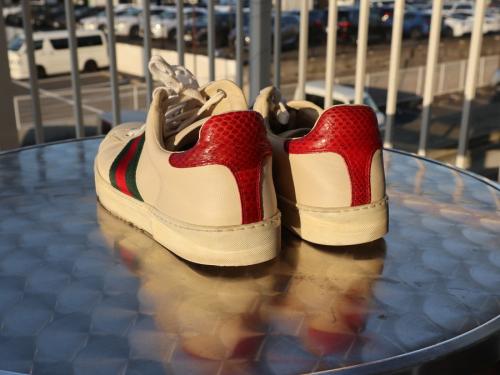 グッチのシェリーラインローカットスニーカー
