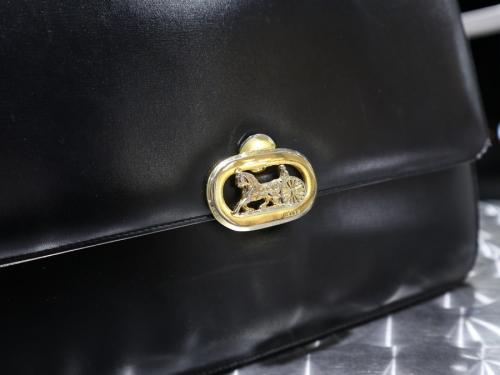 シャネルの馬車金具　ショルダーバッグ