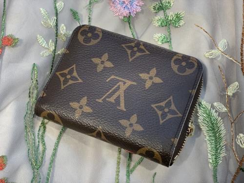LOUIS VUITTON 　のルイ ヴィトン　