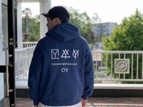 オーワイのトリプルロゴPOパーカー