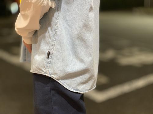 バレンシアガのカットオフエッジショートスリーブシャツ