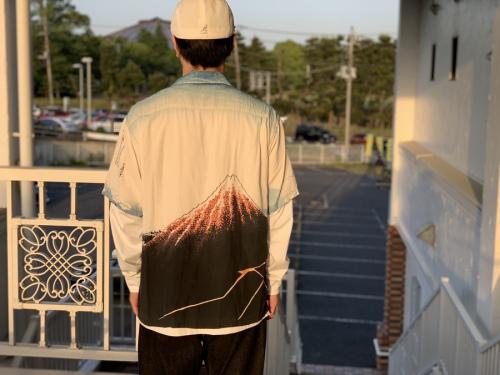 サン サーフの黒富士アロハシャツ