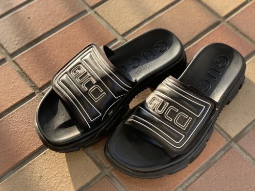 ロゴベルクロサンダルのメンズ