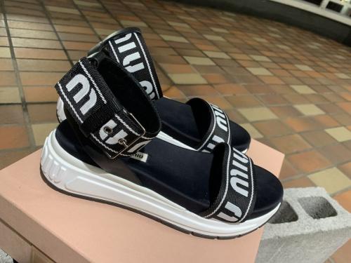 MIU MIUのミュウミュウ