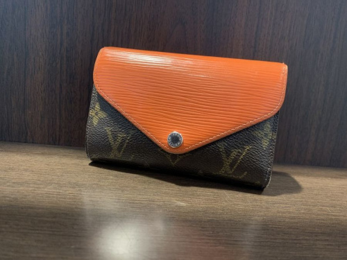 ラグジュアリーブランドのLOUIS VUITTON 　