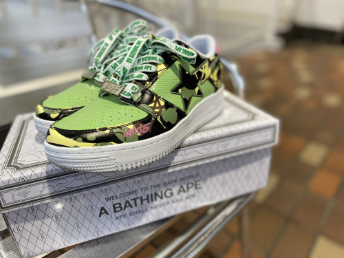 スニーカーのA BATHING APE