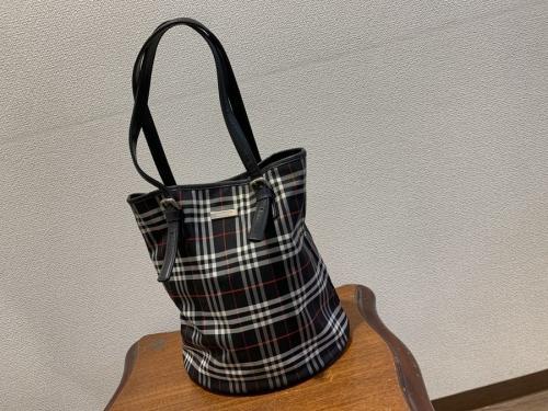 グッチのバケツ型トートバッグ