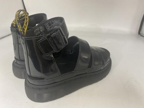 ト゛クターマーチンのクラリッサ2