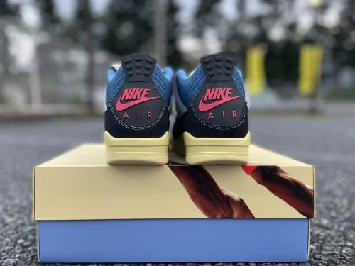 ナイキのAIR JORDAN 4 RETRO SP